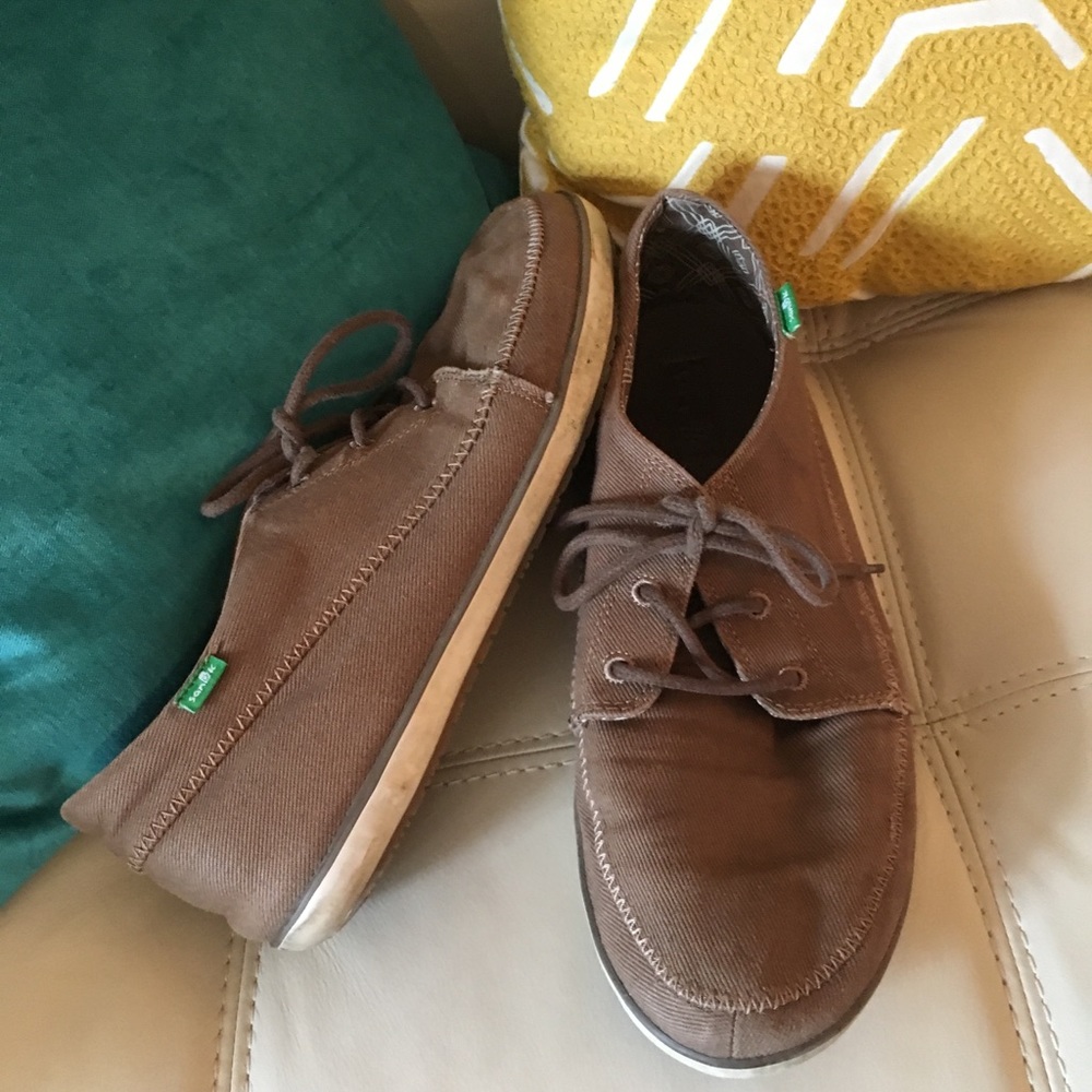 Sanuk shoes, like new in great shoes.
